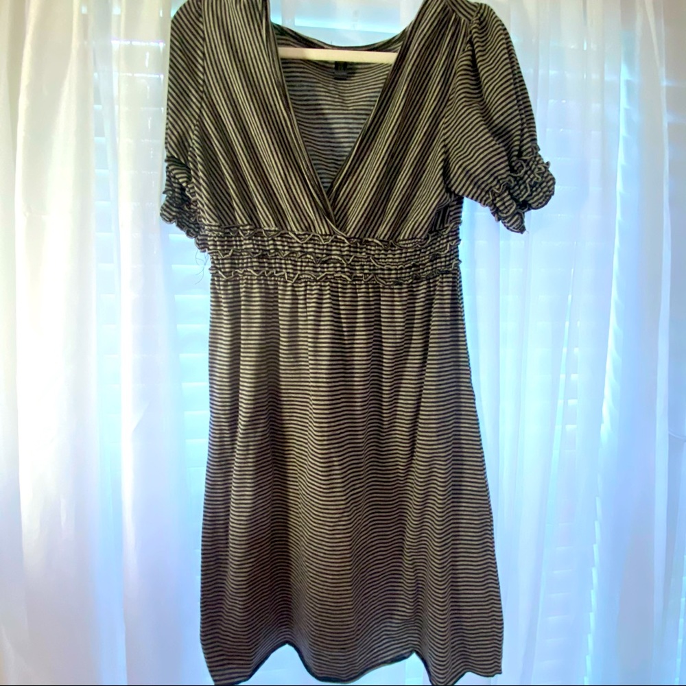 Black and white stripe short sleeve dress